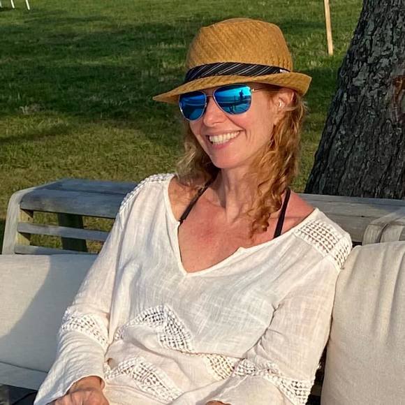 Meet your Posher, Carrie - Picture 1 of 1